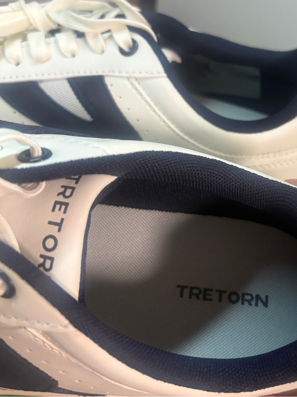 Tretorn Dennis White And Navy Sneakers Size 10.5 — image 4 of 5